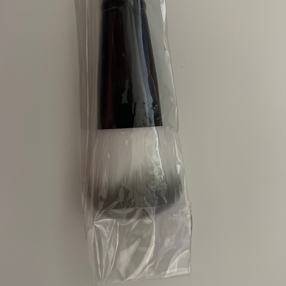 CROWN blush highlighter brush bran new - Picture 2 of 3